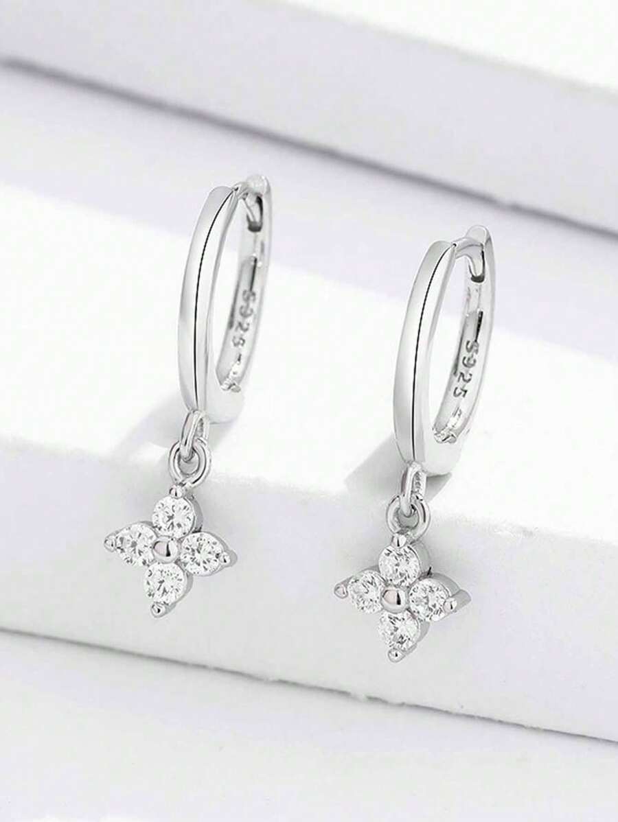 Clovera Stud Earrings