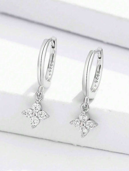 Clovera Stud Earrings