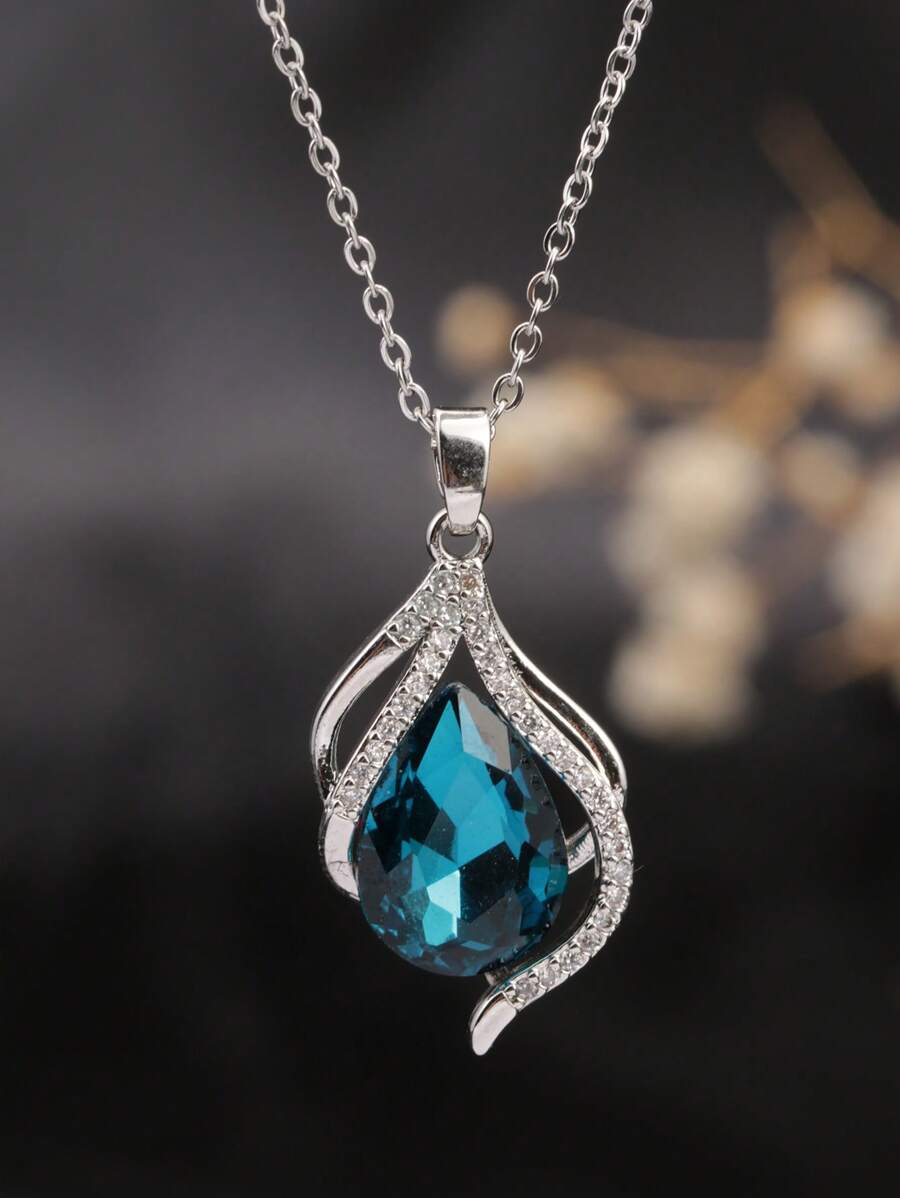 Azura Teardrop Necklace