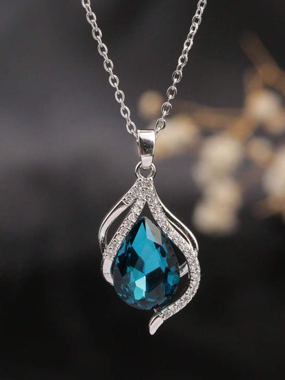Azura Teardrop Necklace