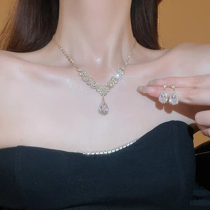 Aurora Set – Crystal Necklace and Earrings